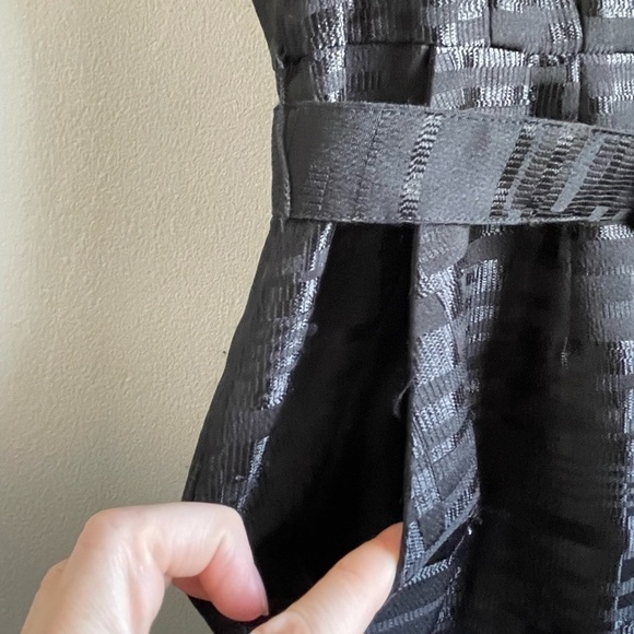 Apostrophe Black cap sleeve belted dress women’s size 6. - Picture 4 of 13